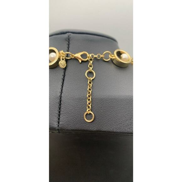 Ann Taylor Statement Necklace Gold tone Circle Chain Faux Pearls 18 Inches - Picture 4 of 4